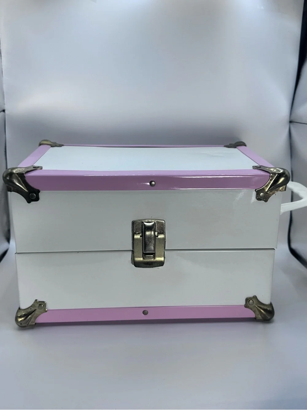 Vintage Vogue Dolls Ginny White and Pink Metal Doll Trunk